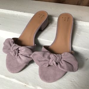 Small Heel Sandals with Bow